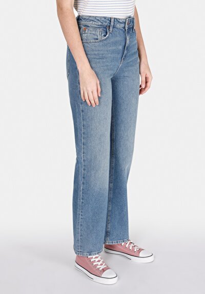 صورة من أزرق للنساء بناطيل