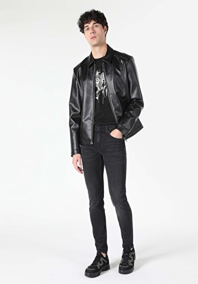 صورة من أسود للرجال بناطيل