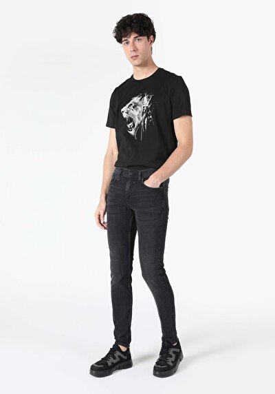 صورة من أسود للرجال بناطيل