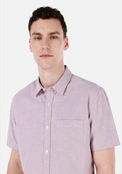 صورة من قميص عادي رقبة مستقيم رجالي وردي كم قصير قميص