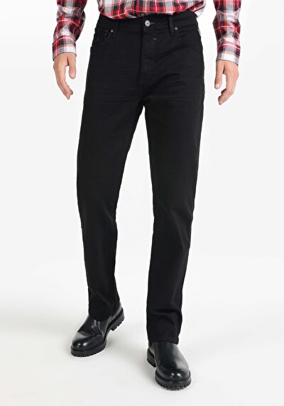 صورة من أسود للرجال بناطيل