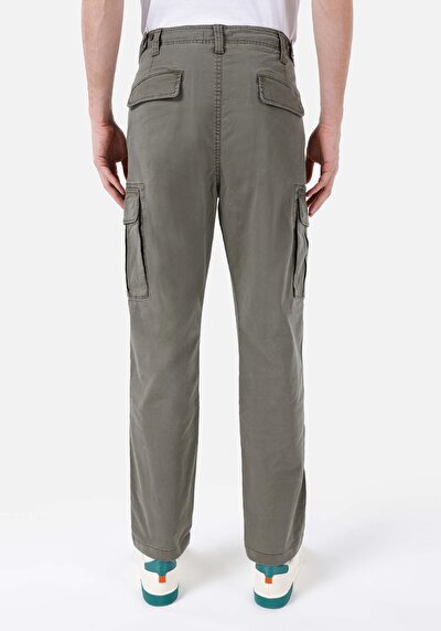 صورة من عادي الخصر مستقيم الساق رجالي بنطلون أخضر