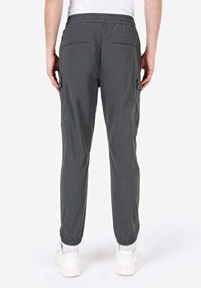 صورة من كاكي للرجال بناطيل