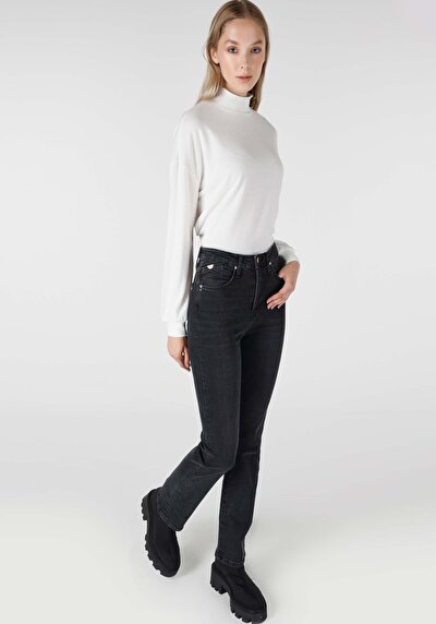 صورة من Flare Fit خصر عالي الساق الإسبانية نسائي جينز أسود