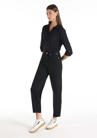 صورة من أسود للنساء بناطيل