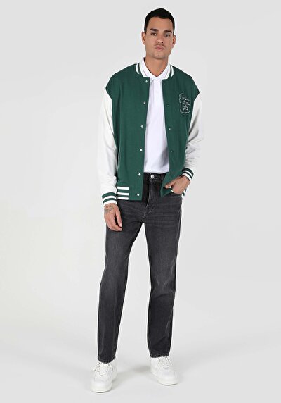 صورة من أسود للرجال بناطيل