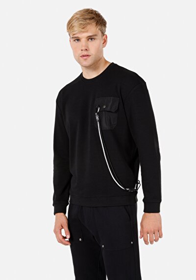 صورة من أسود للرجال بلوز