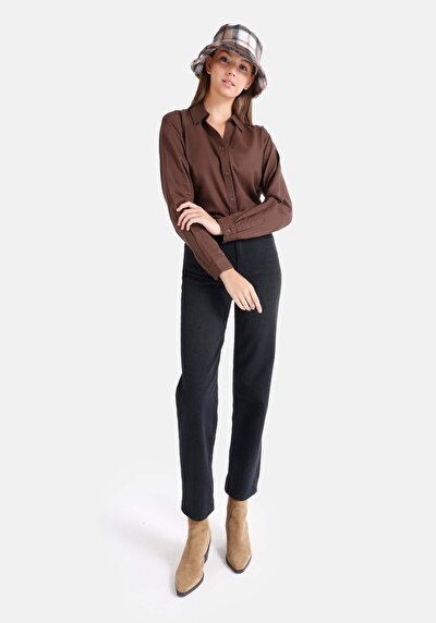 صورة من ساق مستقيمة نسائي جينز أسود