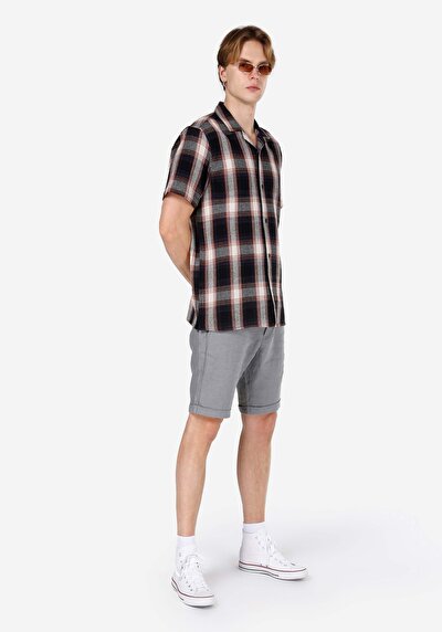 صورة من عادي   الخصر مستقيم شورت أخضر رجالي