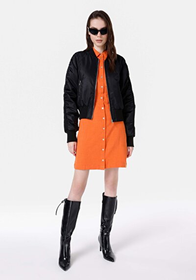 اعرض التفاصيل لـ   طوق مهيمن بسحاب معطف أسود نسائي