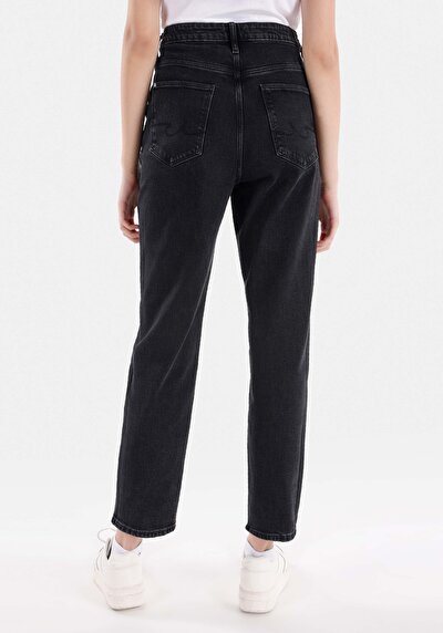 صورة من نحيف الخصر نحيف الساق الجينز النسائي