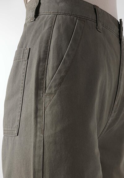 اعرض التفاصيل لـ كاكي للنساء بناطيل