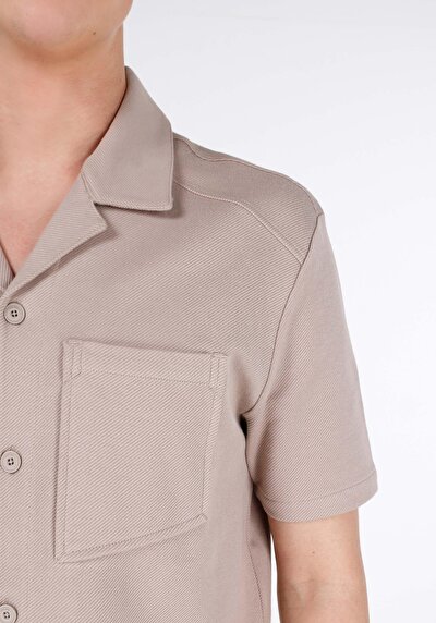اعرض التفاصيل لـ مريح  قميص رقبة مستقيم رجالي بيج كم قصير تي شيرت