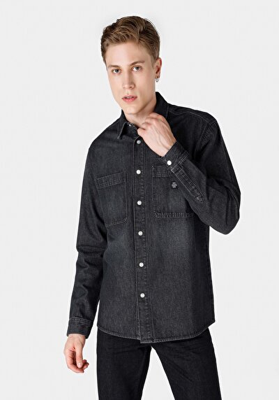 صورة من أزرق للرجال قميص كم طويل