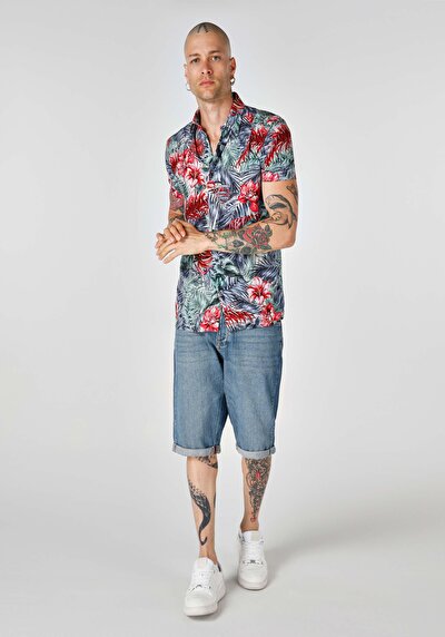 صورة من قميص   رقبة مطبوع رجالي متعدد الألوان قميص قصير الأكمام