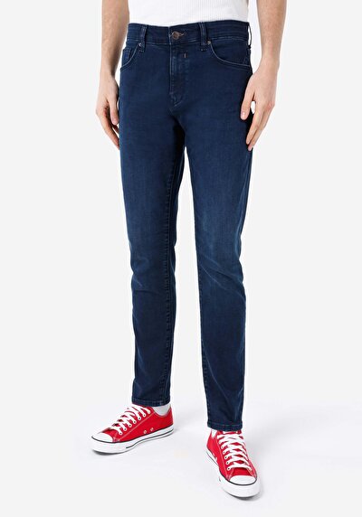 صورة من سليم خصر منخفض ضيق الساق جينز نيلي للرجال