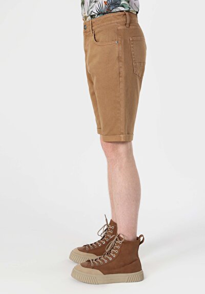 صورة من عادي الخصر مستقيم شورت بني رجالي