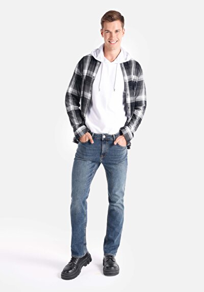 صورة من أزرق للرجال بناطيل