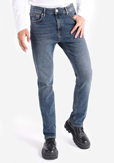 صورة من أزرق للرجال بناطيل