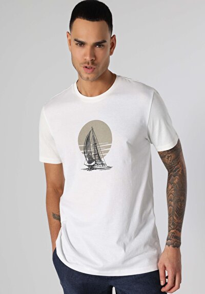 صورة من أبيض للرجال تي شيرت بأكمام قصيرة