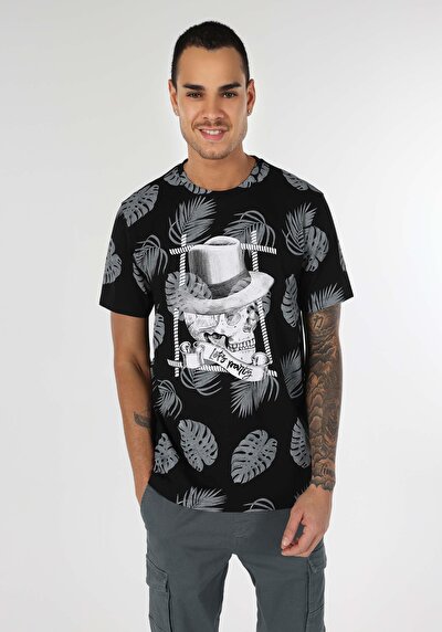 صورة من   رقبة مستديرة مطبوعة رجالي أسود قصيرة الأكمام تي شيرت