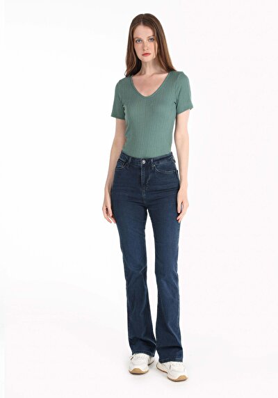 صورة من أزرق للنساء بناطيل