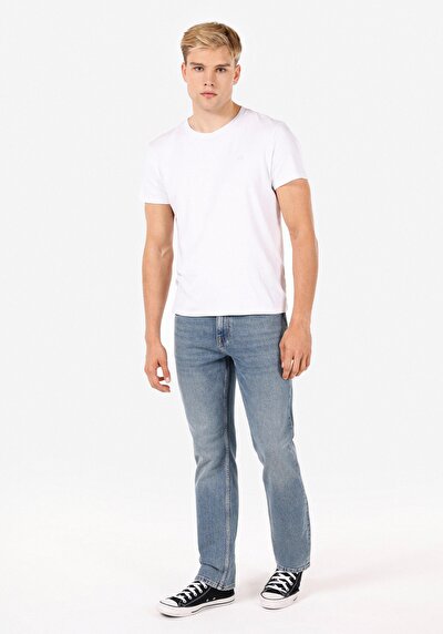 صورة من أزرق للرجال بناطيل