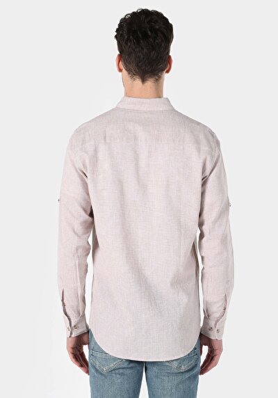 صورة من قميص عادي رقبة مستقيم رجالي بيج كم طويل قميص