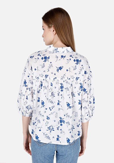 اعرض التفاصيل لـ مقاس عادي قميص رقبة أزهار نسائي أبيض 3/4 كم قميص