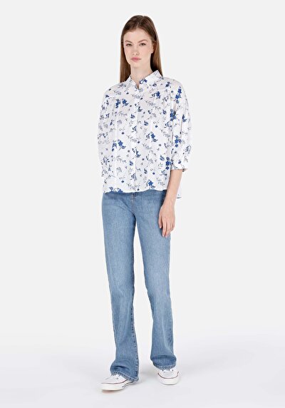 صورة من مقاس عادي قميص رقبة أزهار نسائي أبيض 3/4 كم قميص