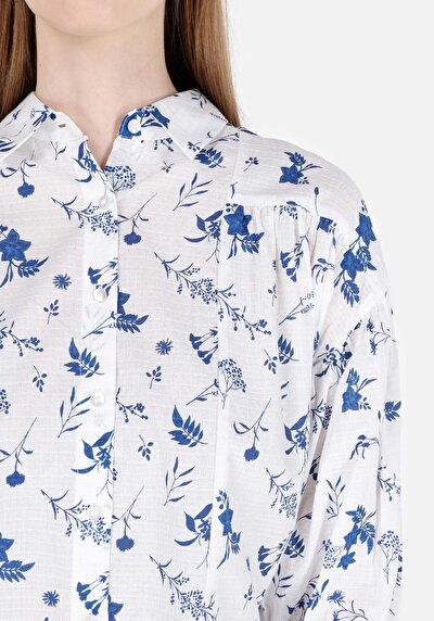 اعرض التفاصيل لـ مقاس عادي قميص رقبة أزهار نسائي أبيض 3/4 كم قميص