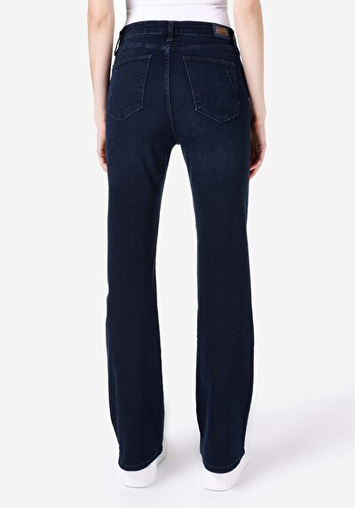 صورة من جينز نيلي نسائي