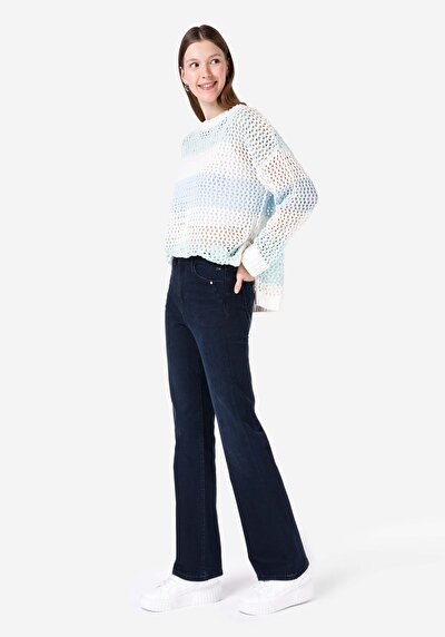 صورة من جينز نيلي نسائي