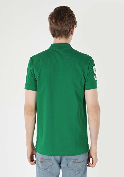 صورة من أخضر للرجال قميص بولو كم قصير
