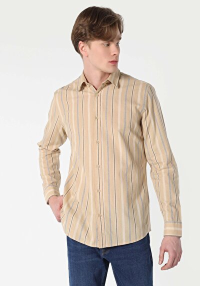 صورة من قميص عادي رقبة مخطط رجالي بيج كم طويل قميص