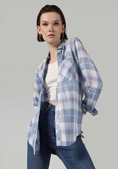 صورة من قميص عادي رقبة منقوشة نسائي أزرق كم طويل قميص