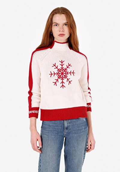 صورة من   سلحفاة الرقبة المطرزة نسائية Ecru سترة