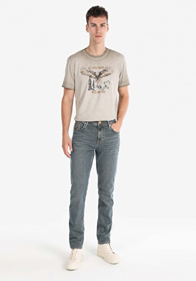 صورة من دينيم للرجال بناطيل