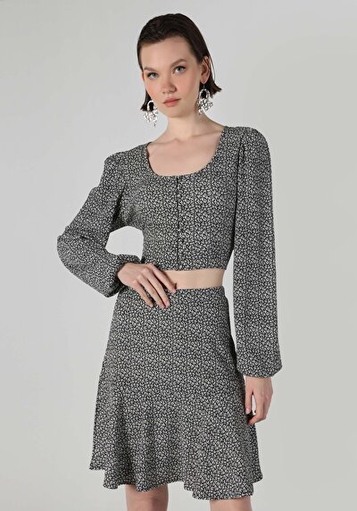 صورة من أسود للنساء تي شيرت كم طويل