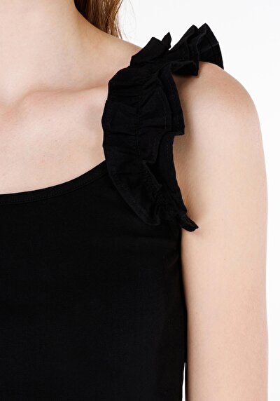 اعرض التفاصيل لـ سليم فيت بلوزة نسائية سوداء