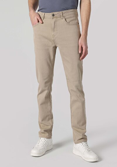 صورة من بيج للرجال بناطيل