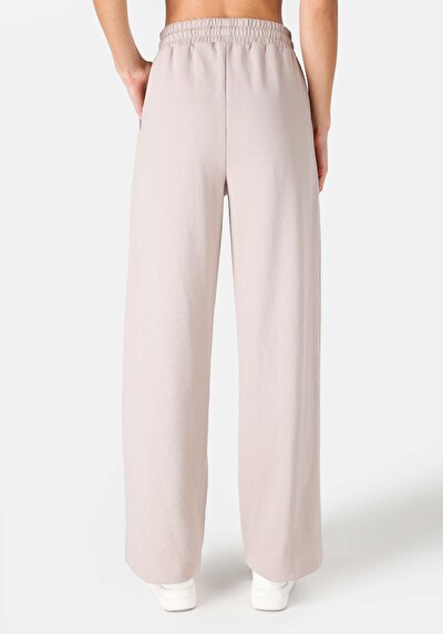 صورة من بيج للنساء بنطال رياضي