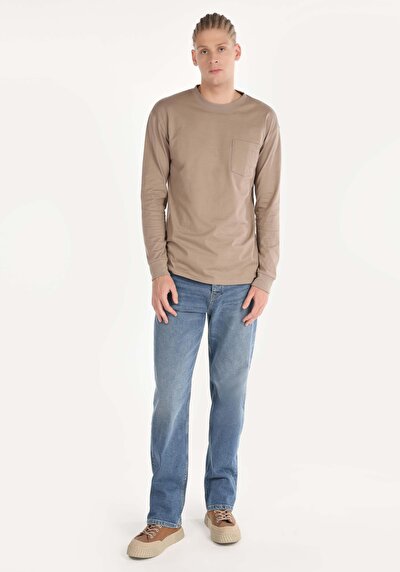 صورة من بيج للرجال تي شيرت كم طويل