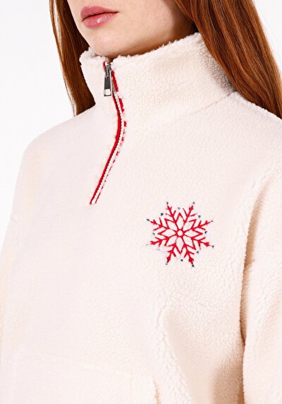 صورة من سويت شيرت نسائي بسحاب عادي