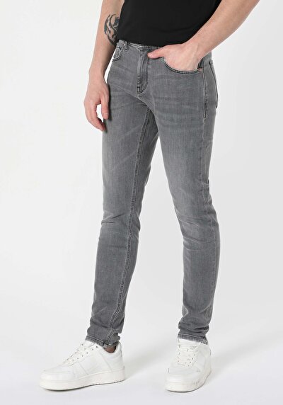 صورة من أزرق للرجال بناطيل