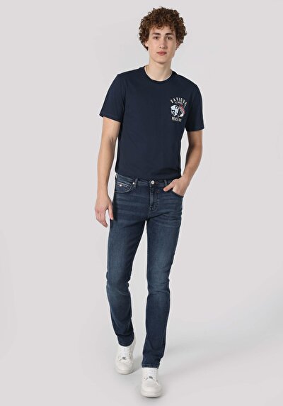 صورة من أزرق للرجال بناطيل