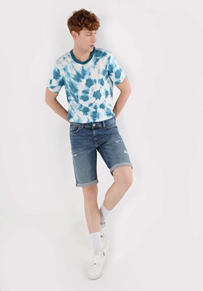 صورة من أزرق للرجال شورت