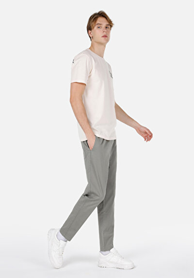 صورة من كومفورت فيت منتصف الخصر طويل الساق بنطلون أخضر للرجال