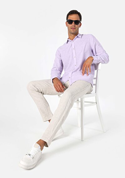 صورة من قميص مريح  رقبة مستقيم قميص أرجواني طويل الأكمام للرجال