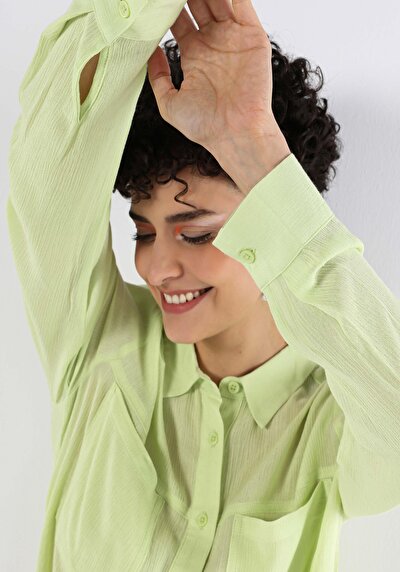 صورة من قميص عادي رقبة مستقيم نسائي أخضر كم طويل قميص